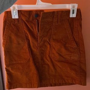 Burnt orange Old Navy skirt! perfect for fall. Should fit sizes 0-6